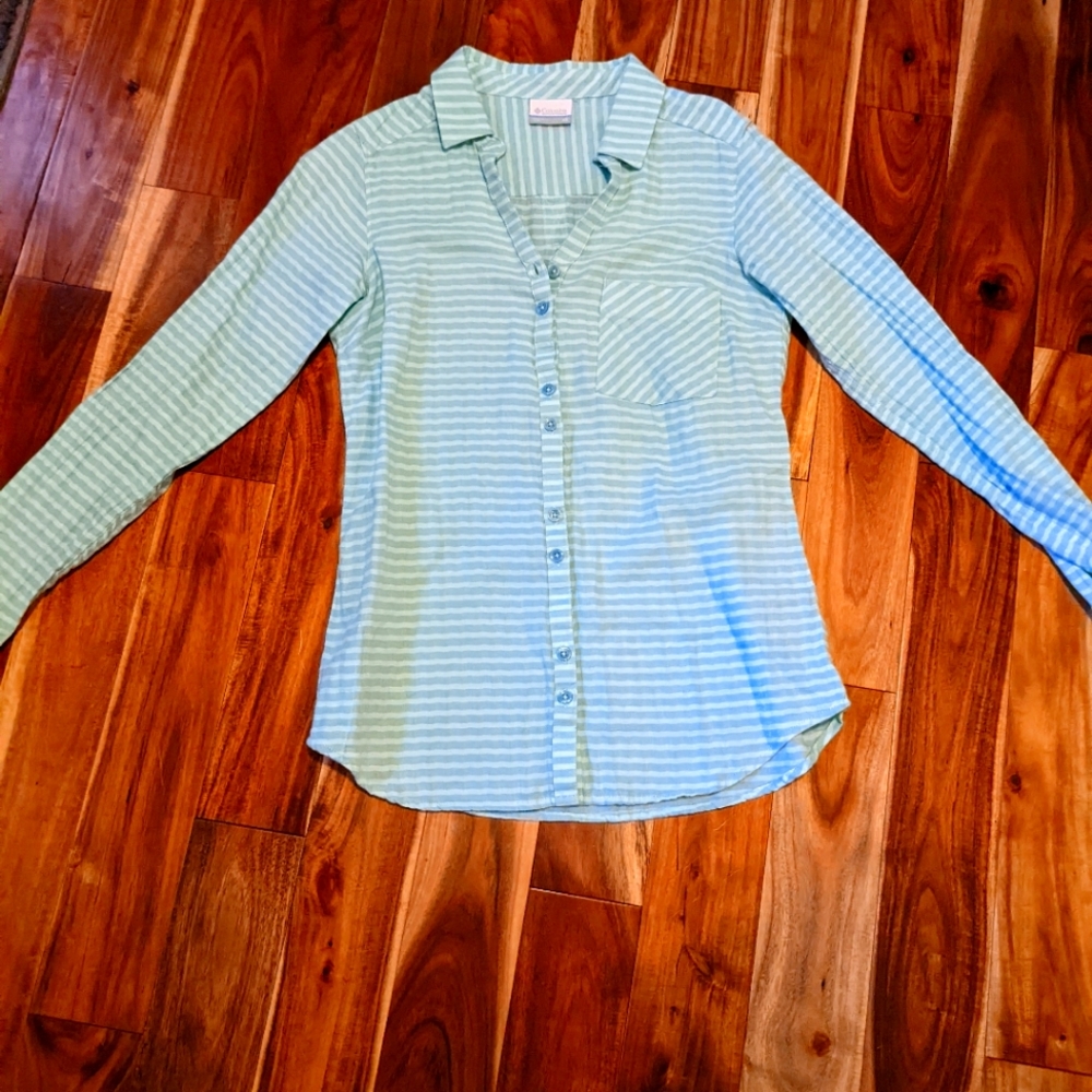 New without tags Columbia Women's XS  button down stripe long sleeve shirt